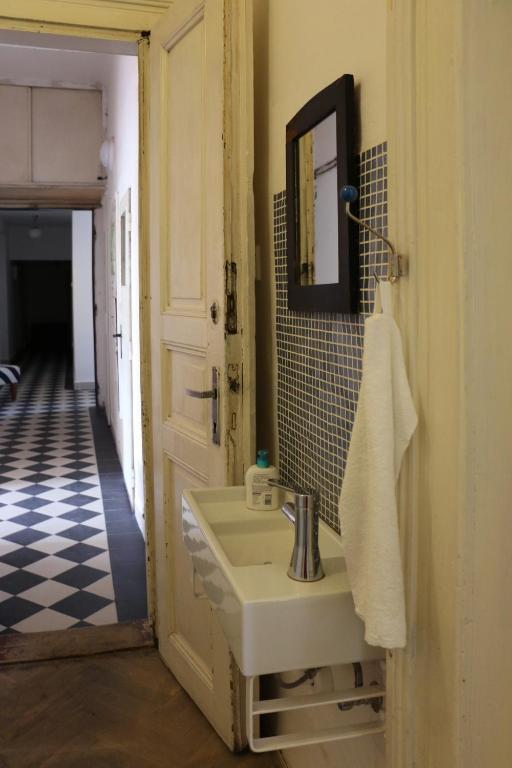 Hostel Lipa Praha Bagian luar foto