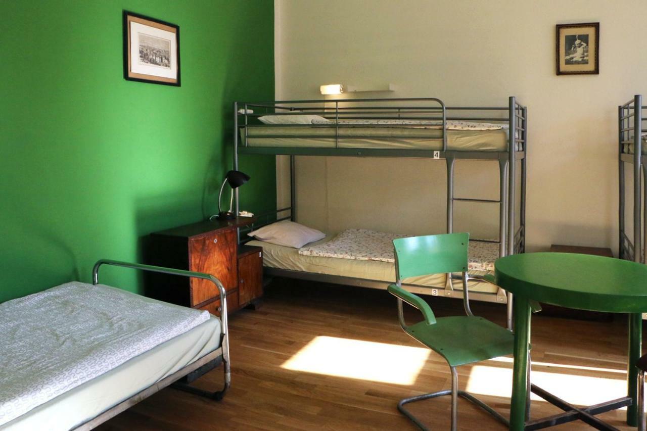 Hostel Lipa Praha Bagian luar foto