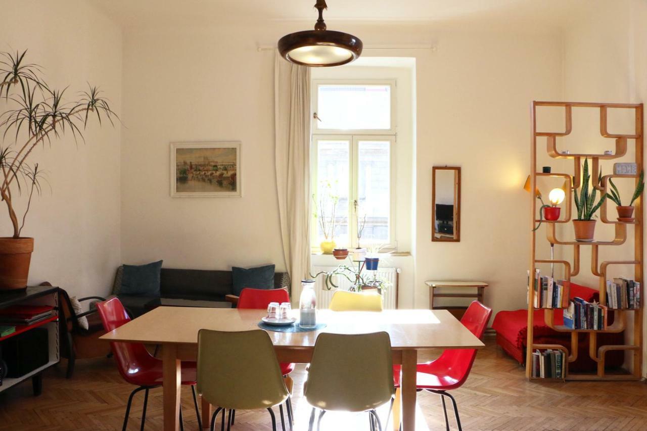 Hostel Lipa Praha Bagian luar foto
